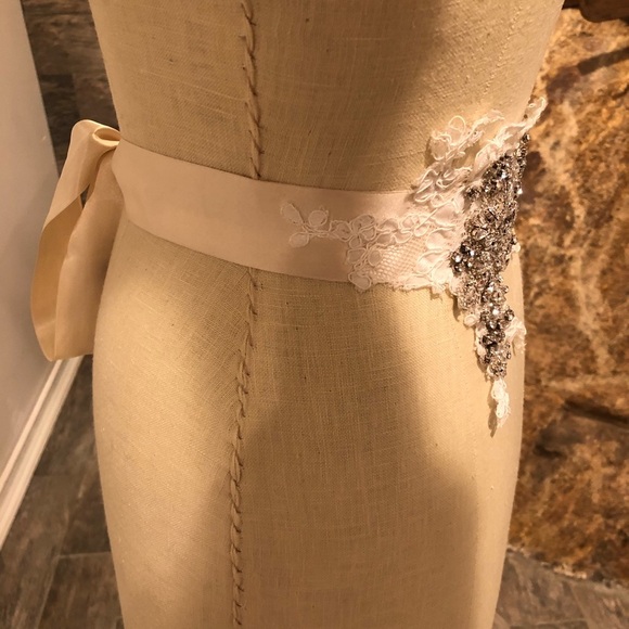 blue willow Bridal sash - Picture 3 of 8